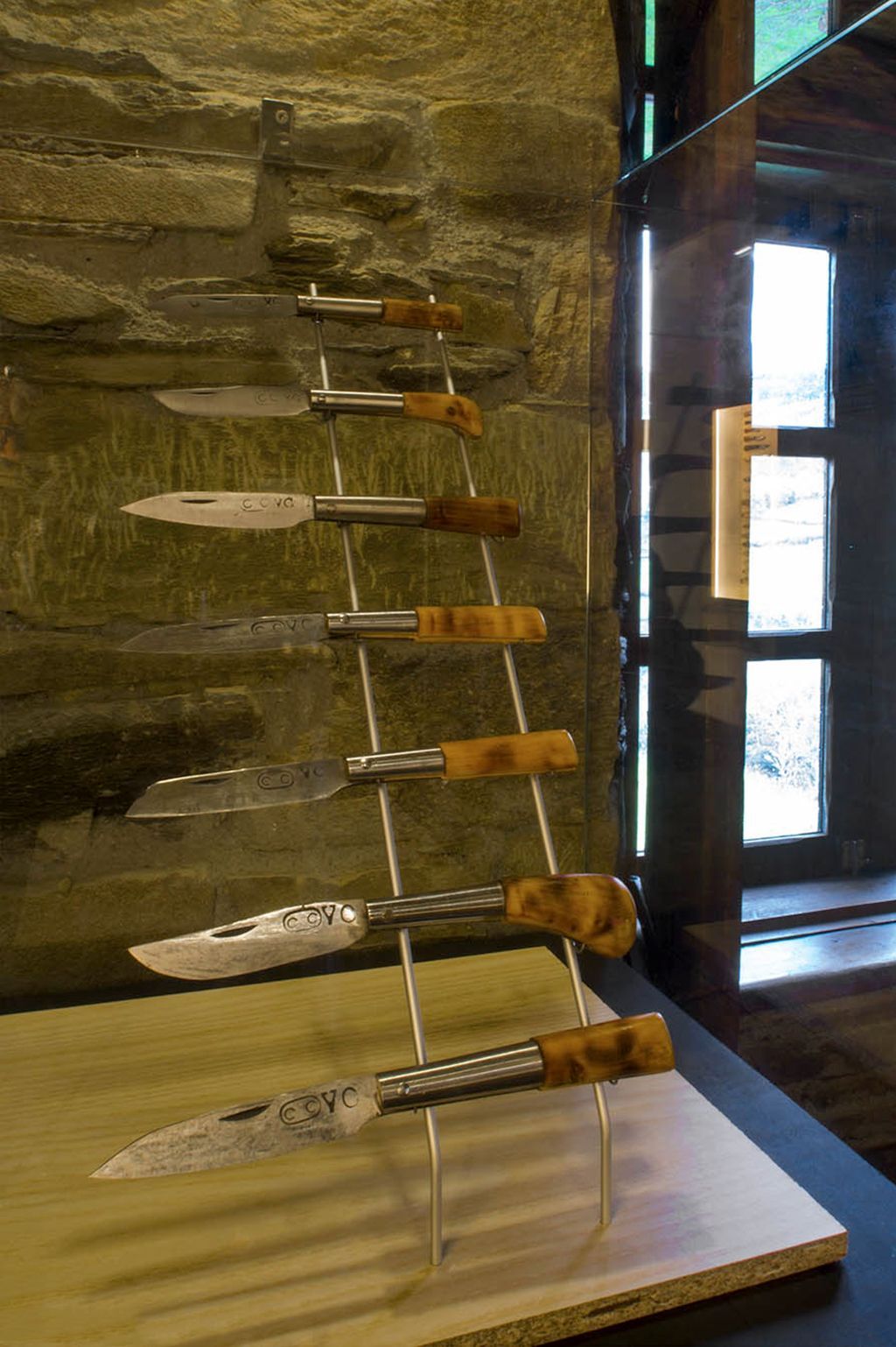 Navajas en el interior del Museo de la Cuchillería de Taramundi