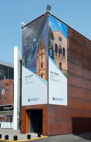 Lonas gigantes del Pabellón de Oviedo en FIDMA 2018 "Oviedo cruce de caminos"