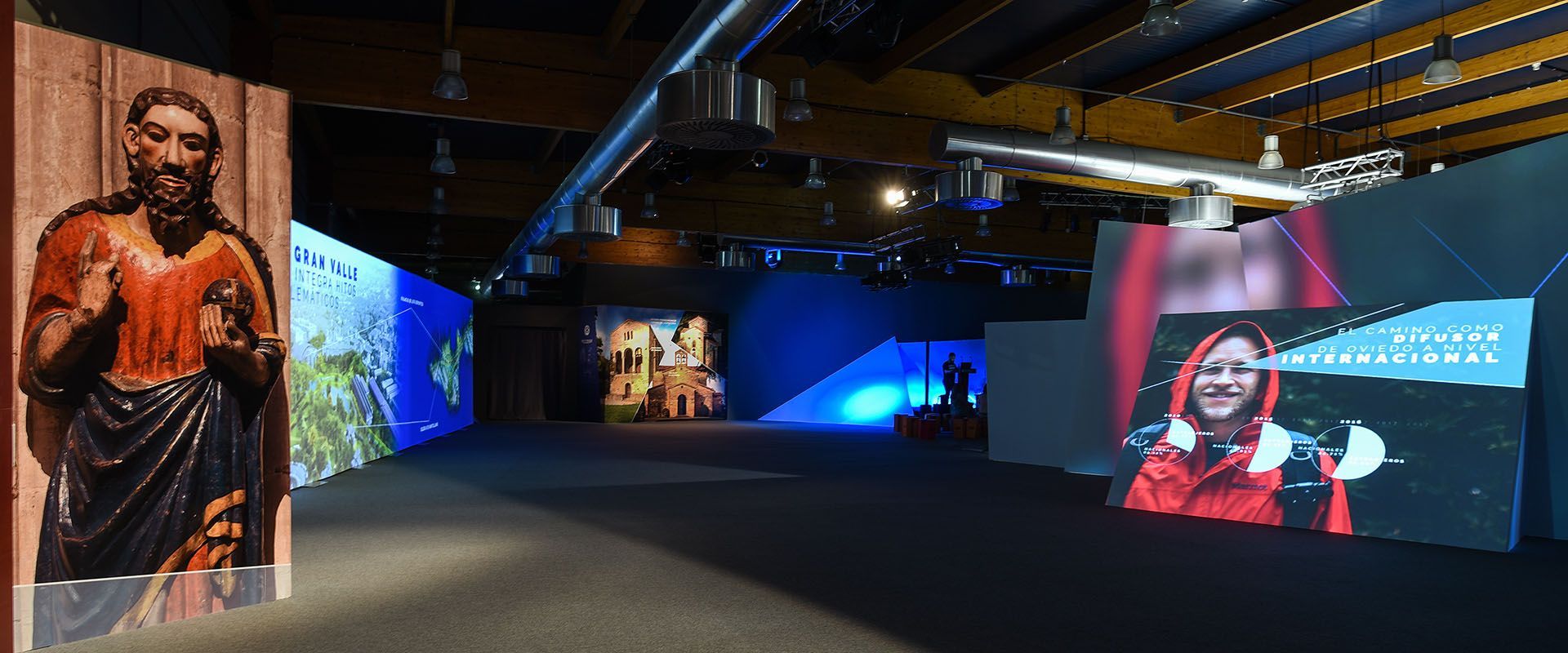 Interior del Pabellón de Oviedo en FIDMA 2018 "Oviedo cruce de caminos"